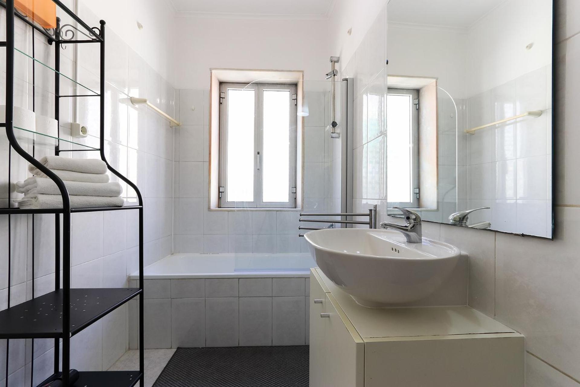 Cozy And Sunny Apartment - Anjos, Lisboa Ngoại thất bức ảnh